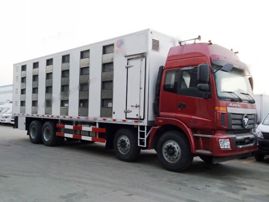 福田歐曼豬仔畜禽運(yùn)輸車(chē)